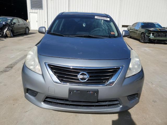 3N1CN7AP2CL897707 - 2012 NISSAN VERSA S GRAY photo 5