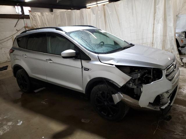 1FMCU0GD6JUB61792 - 2018 FORD ESCAPE SE SILVER photo 4