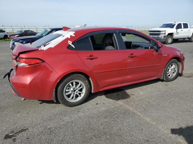 JTDEAMDE9MJ021249 - 2021 TOYOTA COROLLA LE RED photo 3