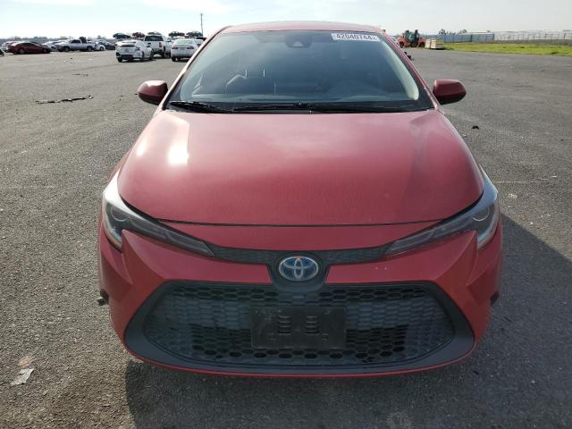 JTDEAMDE9MJ021249 - 2021 TOYOTA COROLLA LE RED photo 5