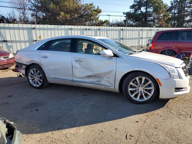 2G61N5S31G9113078 - 2016 CADILLAC XTS LUXURY COLLECTION WHITE photo 4
