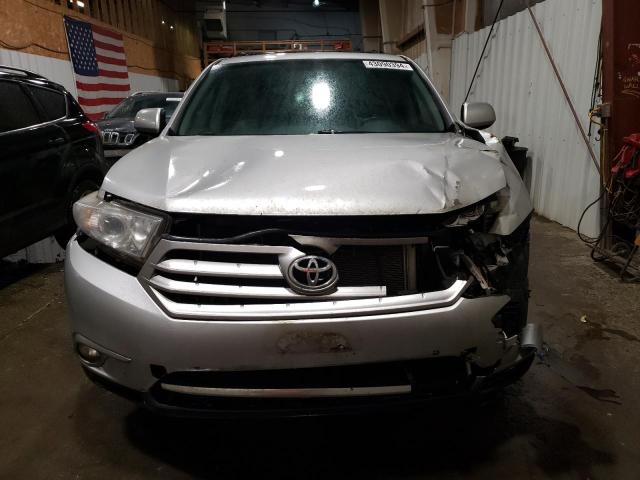 5TDBK3EHXDS275106 - 2013 TOYOTA HIGHLANDER BASE SILVER photo 5