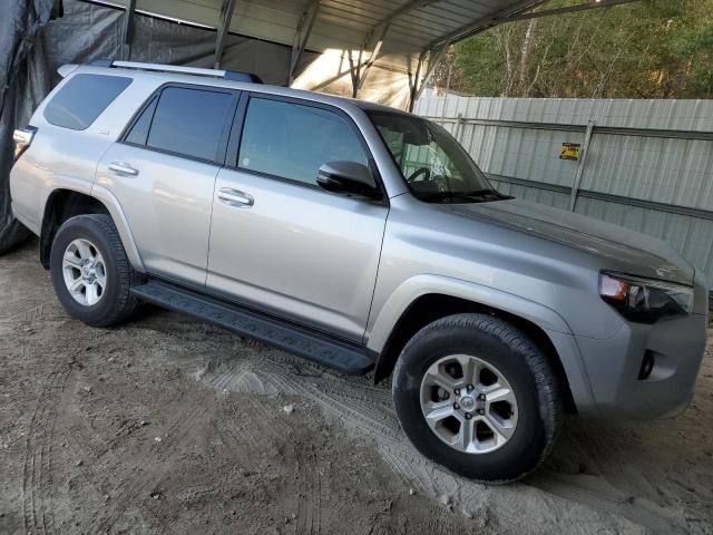 JTENU5JRXP6123120 - 2023 TOYOTA 4RUNNER SE SILVER photo 4