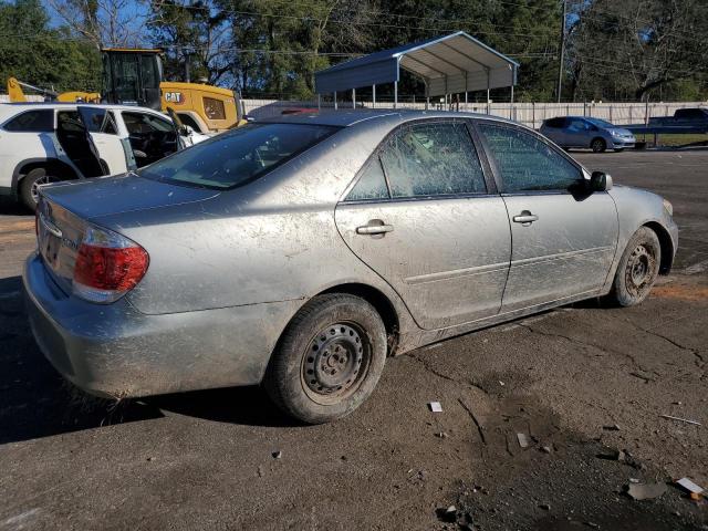 4T1BE32KX5U611076 - 2005 TOYOTA CAMRY LE SILVER photo 3