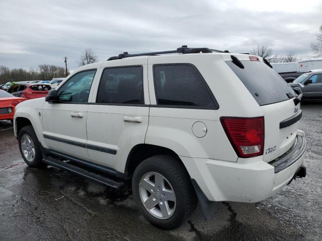 1J8HR48M48C508188 - 2008 JEEP JEEP OTHER LAREDO WHITE photo 2