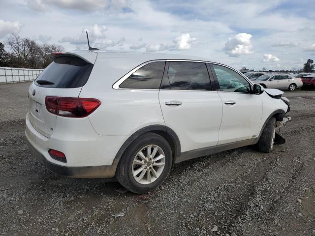 5XYPGDA58KG508550 - 2019 KIA SORENTO LX WHITE photo 3