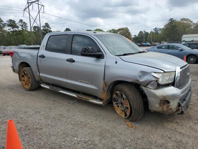 5TFEM5F14DX060836 - 2013 TOYOTA TUNDRA CREWMAX SR5 SILVER photo 4