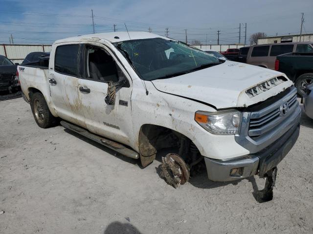 5TFDW5F1XHX590871 - 2017 TOYOTA TUNDRA CREWMAX SR5 WHITE photo 4