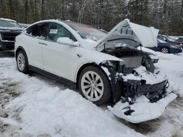 5YJXCDE42HF070928 - 2017 TESLA MODEL X WHITE photo 4