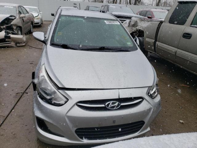 KMHCT5AE3HU307660 - 2017 HYUNDAI ACCENT SE SILVER photo 5