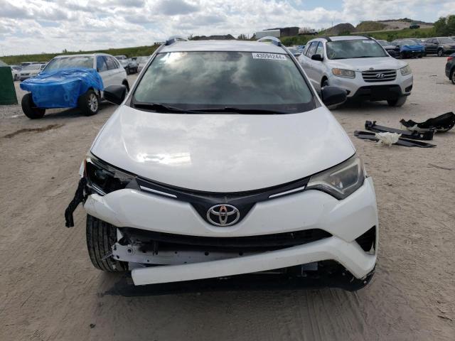 JTMZFREV4GJ081345 - 2016 TOYOTA RAV4 LE WHITE photo 5