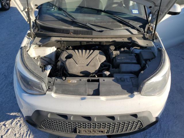 KNDJN2A25G7393772 - 2016 KIA SOUL WHITE photo 11