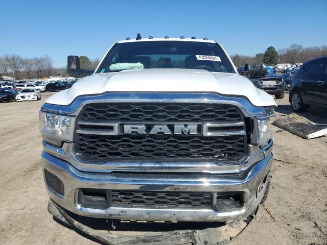 3C63RRGLXNG189578 - 2022 RAM 3500 TRADESMAN WHITE photo 5