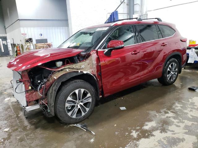 5TDGZRBH6NS590074 - 2022 TOYOTA HIGHLANDER XLE RED photo 1