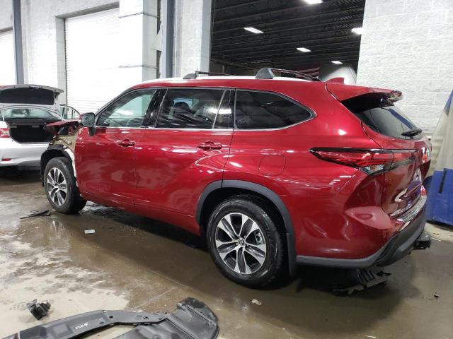5TDGZRBH6NS590074 - 2022 TOYOTA HIGHLANDER XLE RED photo 2