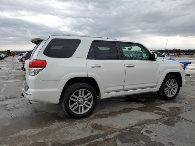 JTEZU5JR5A5002574 - 2010 TOYOTA 4RUNNER SR5 WHITE photo 3