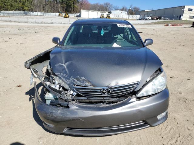 4T1BF32K45U617601 - 2005 TOYOTA CAMRY LE GRAY photo 5