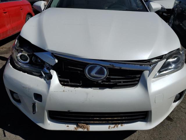 JTHKD5BH5D2164348 - 2013 LEXUS CT 200 WHITE photo 11