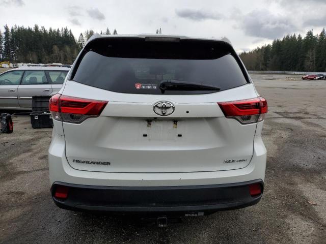 5TDJZRFH6KS922011 - 2019 TOYOTA HIGHLANDER SE WHITE photo 6