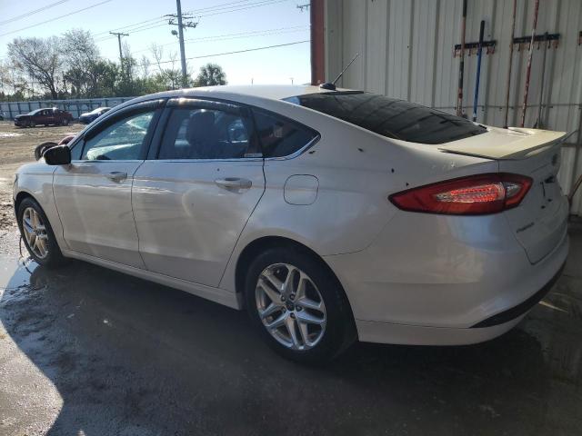 3FA6P0H70DR290985 - 2013 FORD FUSION SE WHITE photo 2