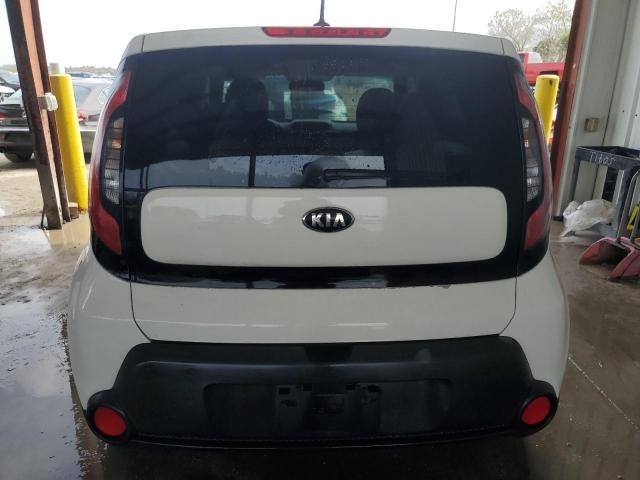 KNDJN2A2XG7249280 - 2016 KIA SOUL WHITE photo 6