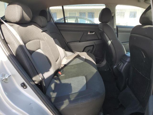 KNDPBCAC1G7819765 - 2016 KIA SPORTAGE LX SILVER photo 11