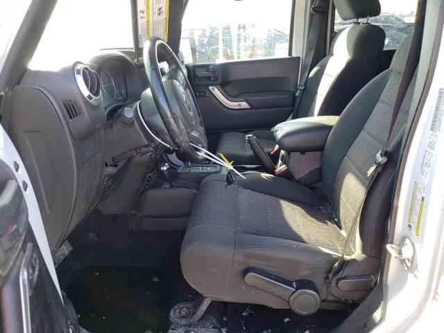 1C4HJWEGXCL169325 - 2012 JEEP WRANGLER U SAHARA WHITE photo 7