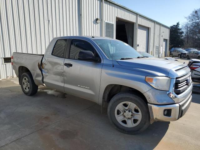 5TFRM5F1XFX087608 - 2015 TOYOTA TUNDRA DOUBLE CAB SR/SR5 SILVER photo 4