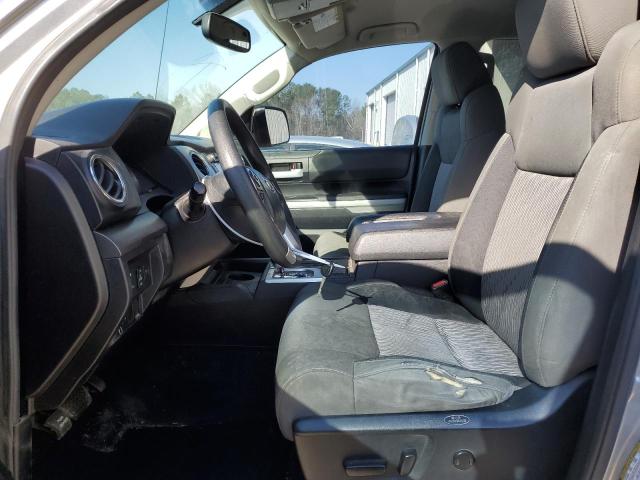 5TFRM5F1XFX087608 - 2015 TOYOTA TUNDRA DOUBLE CAB SR/SR5 SILVER photo 7