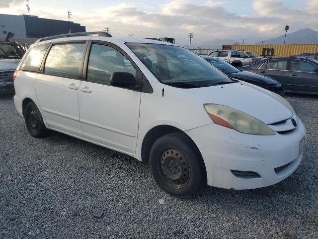 5TDZA23C36S518129 - 2006 TOYOTA SIENNA CE WHITE photo 4