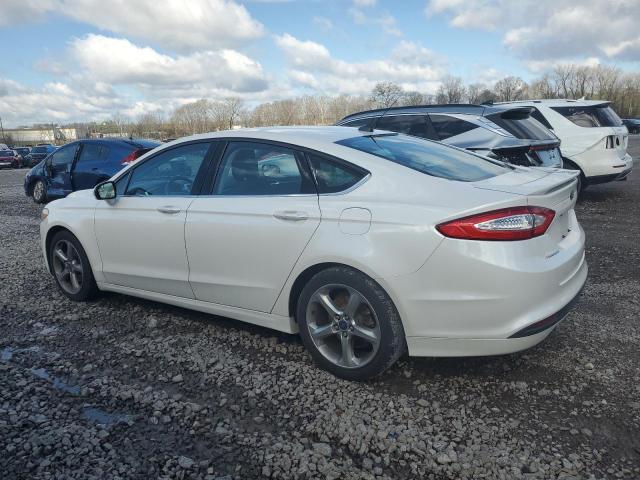 1FA6P0H77F5107944 - 2015 FORD FUSION SE WHITE photo 2