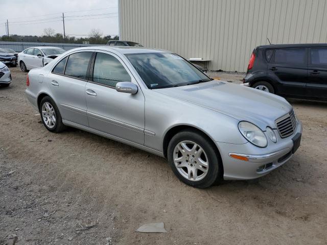 WDBUF56J46A803733 - 2006 MERCEDES-BENZ E 350 SILVER photo 4