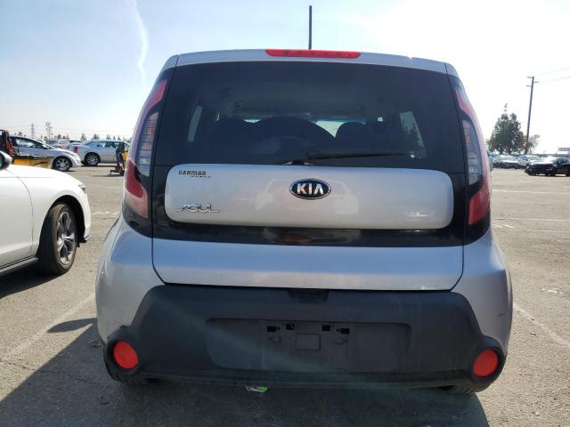 KNDJN2A21G7864039 - 2016 KIA SOUL SILVER photo 6