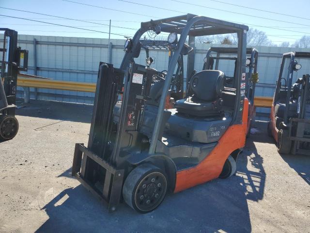 67920 - 2015 TOYOTA FORKLIFT ORANGE photo 2