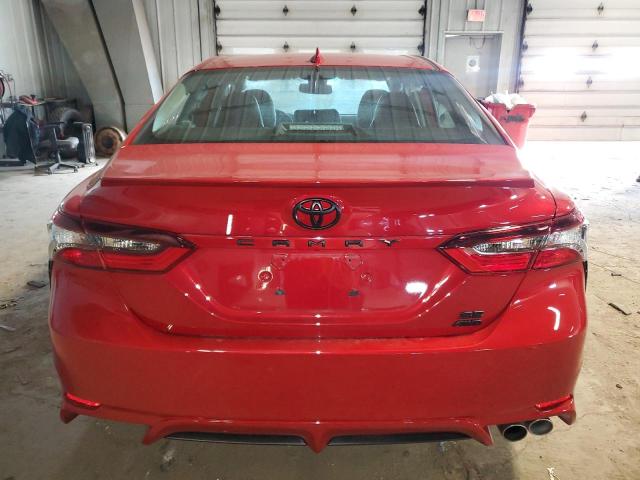 4T1T11BK7RU110494 - 2024 TOYOTA CAMRY SE NIGHT SHADE RED photo 6