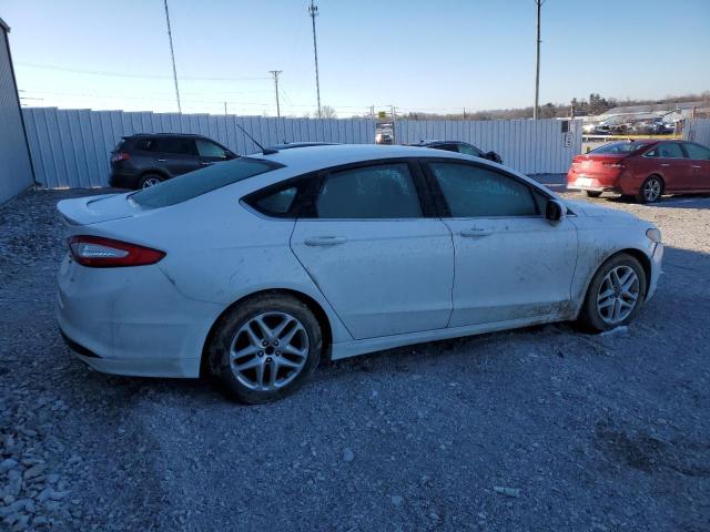 3FA6P0H74GR179988 - 2016 FORD FUSION SE WHITE photo 3