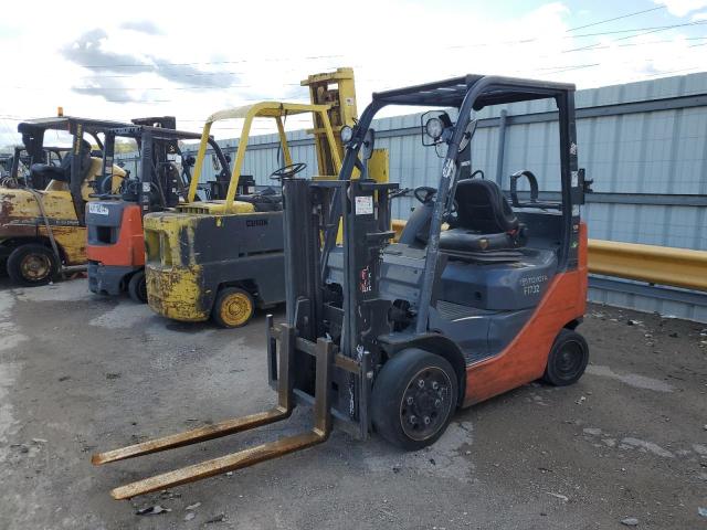 0000000000067946 - 2015 TOYOTA FORKLIFT ORANGE photo 2