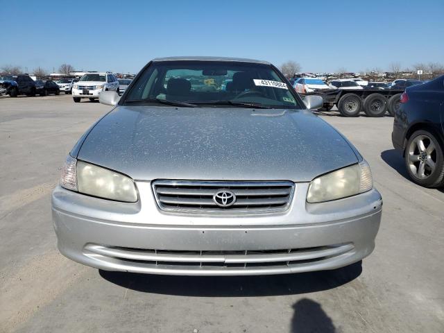 JT2BG22K5Y0401823 - 2000 TOYOTA CAMRY CE SILVER photo 5