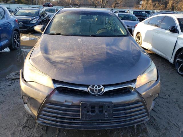4T4BF1FKXFR445094 - 2015 TOYOTA CAMRY LE GRAY photo 5