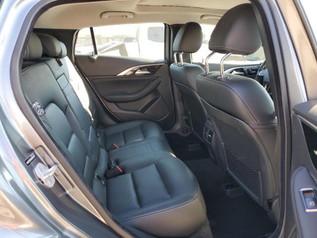 SJKCH5CR4HA022437 - 2017 INFINITI QX30 BASE SILVER photo 11