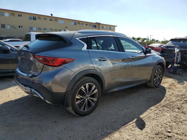 SJKCH5CR4HA022437 - 2017 INFINITI QX30 BASE SILVER photo 3