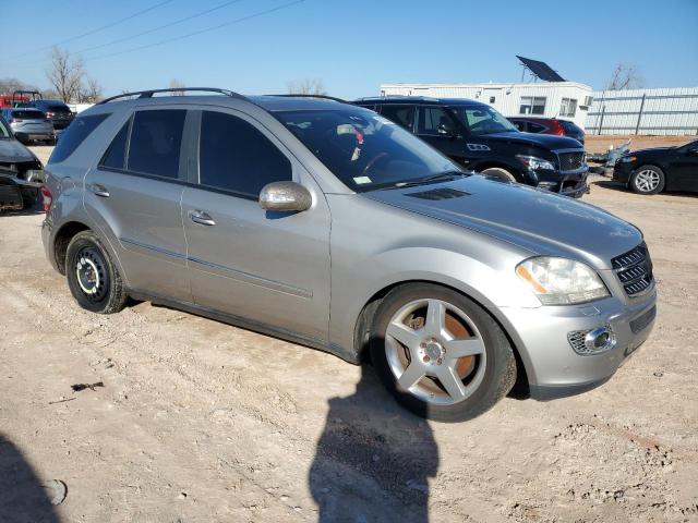 4JGBB75E87A153838 - 2007 MERCEDES-BENZ ML 500 BLACK photo 4