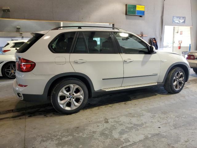 5UXZV4C51CL758163 - 2012 BMW X5 XDRIVE35I WHITE photo 3