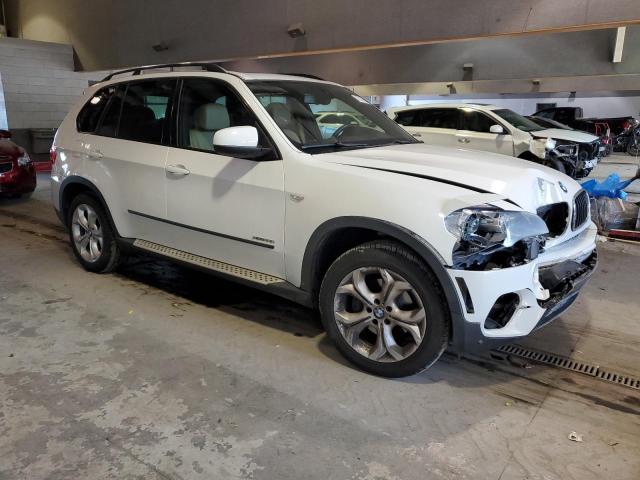 5UXZV4C51CL758163 - 2012 BMW X5 XDRIVE35I WHITE photo 4