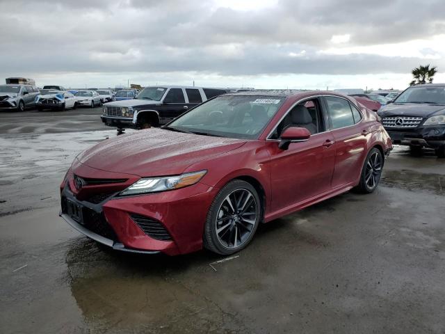 4T1BZ1HK4JU506768 - 2018 TOYOTA CAMRY XSE RED photo 1