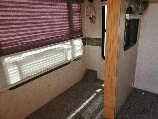 4YDF2952X5D512574 - 2005 KEYSTONE MONTANA WHITE photo 6