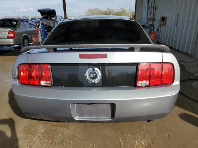 1ZVFT80N365159079 - 2006 FORD MUSTANG GRAY photo 6