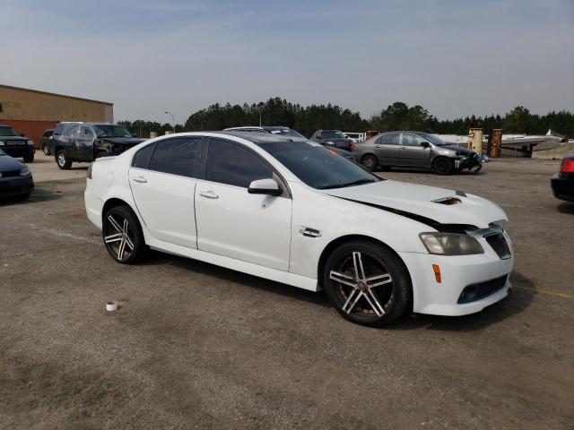 6G2EC57Y98L141673 - 2008 PONTIAC G8 GT WHITE photo 4