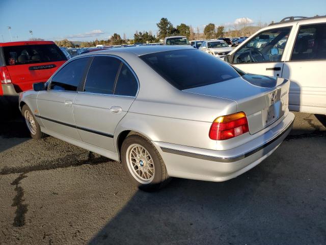 WBADM6341YGU26500 - 2000 BMW 528 I AUTOMATIC SILVER photo 2