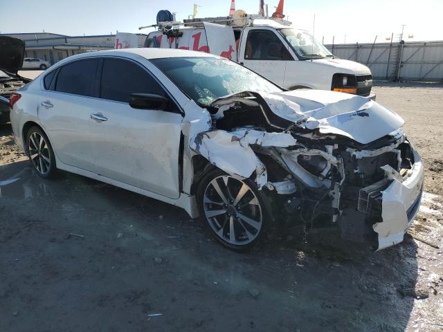 1N4AL3AP4GC275927 - 2016 NISSAN ALTIMA 2.5 WHITE photo 4